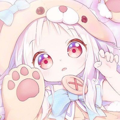 老人故意往幼儿园跑道扔玻璃碴